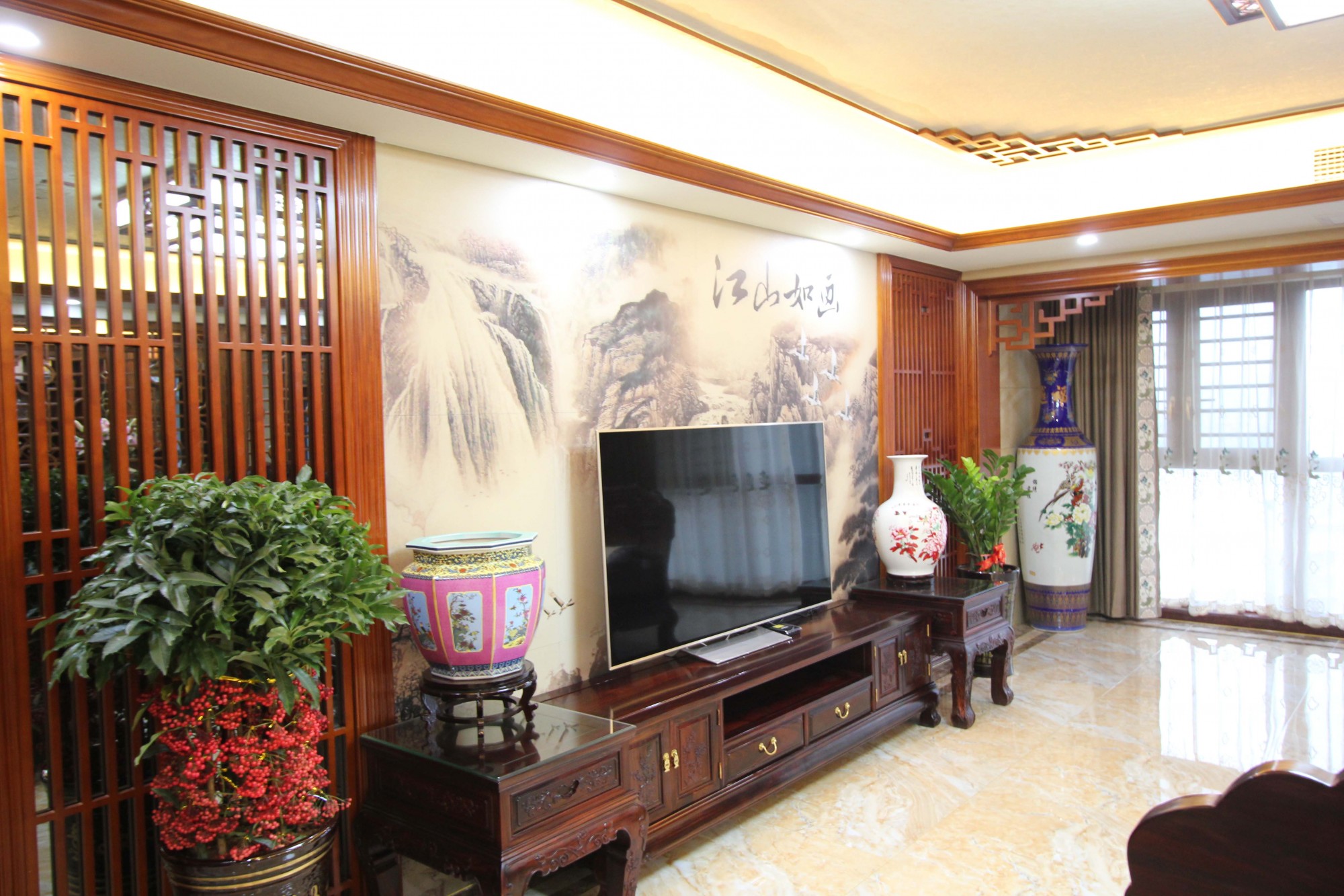 綿陽(yáng)市富臨東方廣場(chǎng)新中式風(fēng)格五居室裝修案例